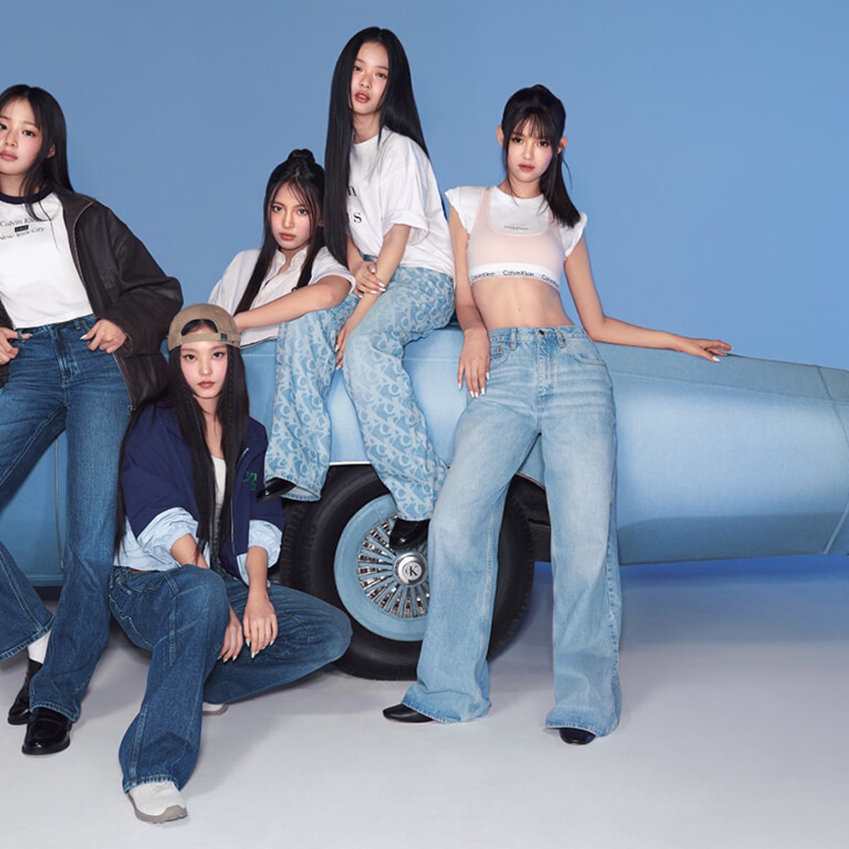 カルバン・クラインの2025年春キャンペーンに登場！MINJI、HANNI、DANIELLE、HAERIN、HYEINが新作ジーンズを魅せる。