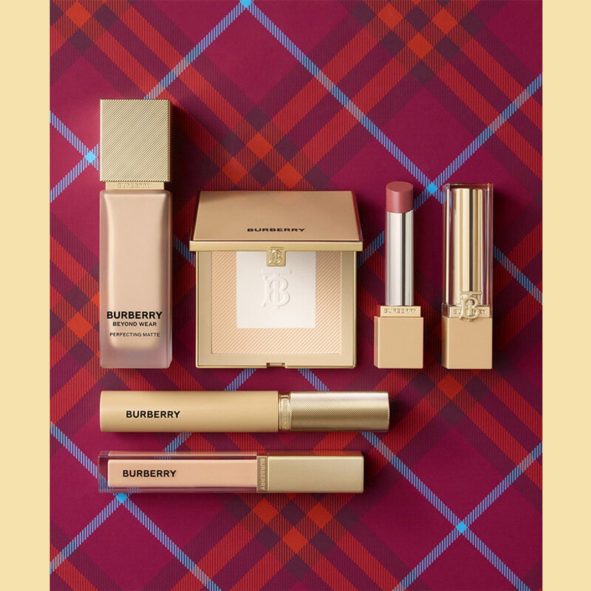 バーバリー ビューティから、トレンチコート色のメイクアップコレクションが日本上陸！