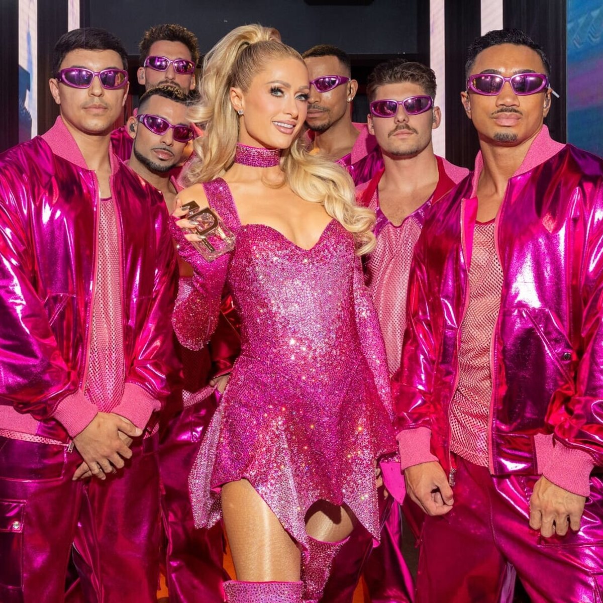 パーティにあの人気「韓国アイドル」も登場。パリス・ヒルトン、44歳の誕生日を華やかに祝福！