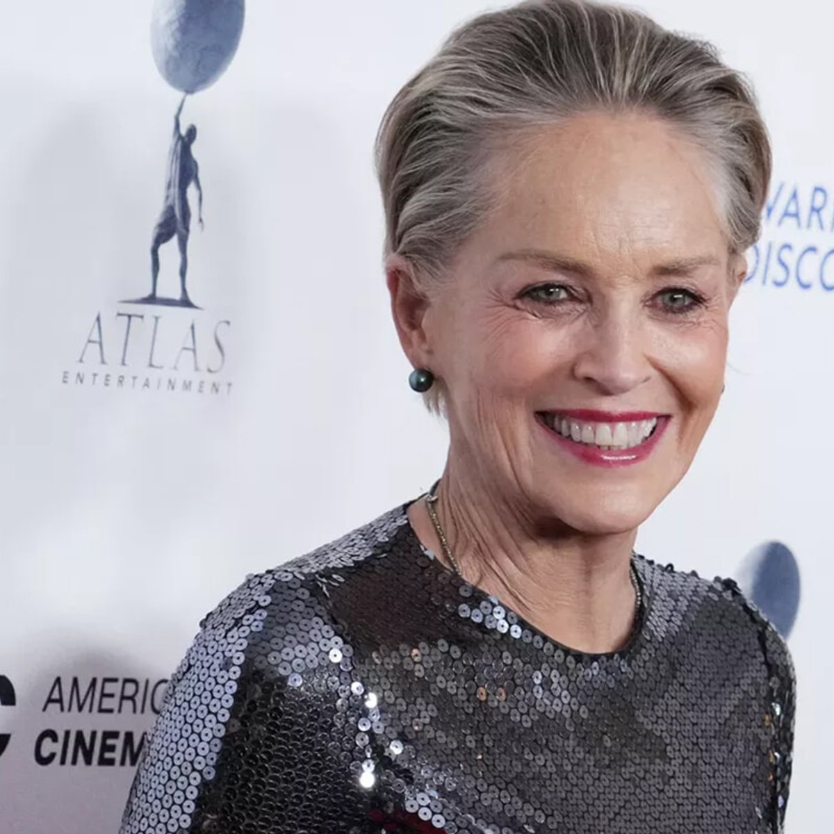 シャロン・ストーン、カール大帝の子孫であることが判明！