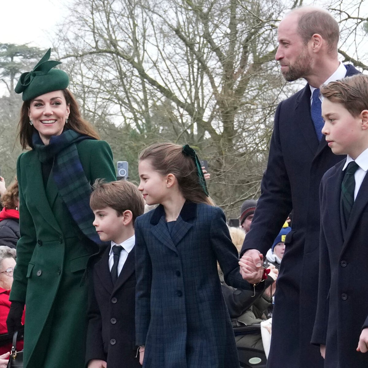 ルイ王子が撮影した森の中にいるキャサリン皇太子妃の写真が話題に！