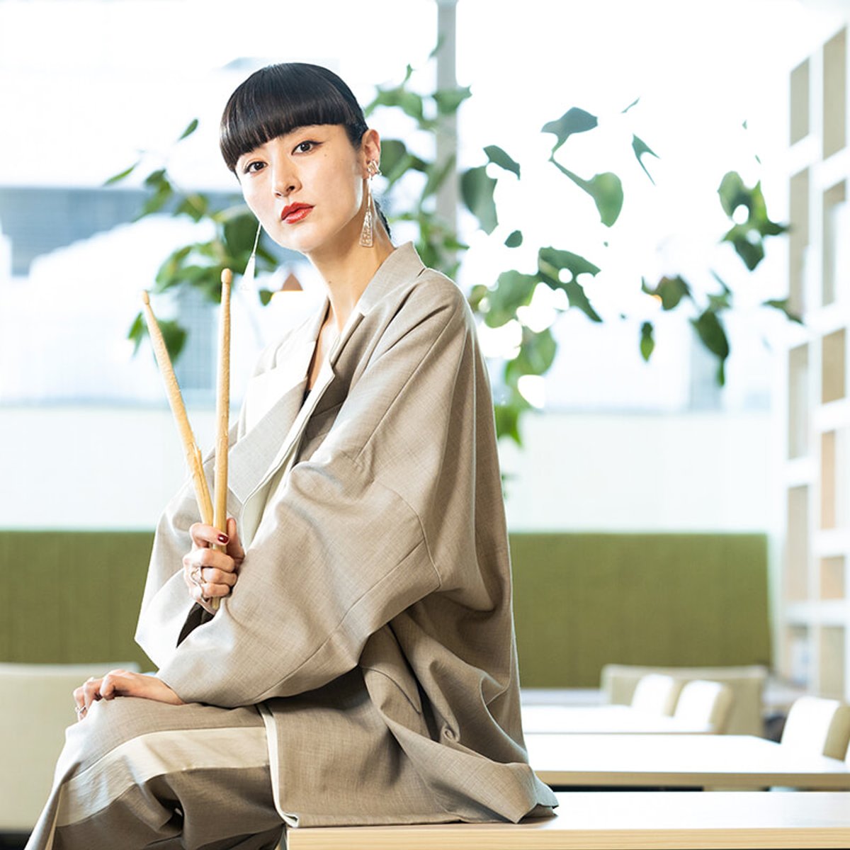 シシド・カフカ、もったいないという意識から生まれたドラムスティックのアクセサリー。