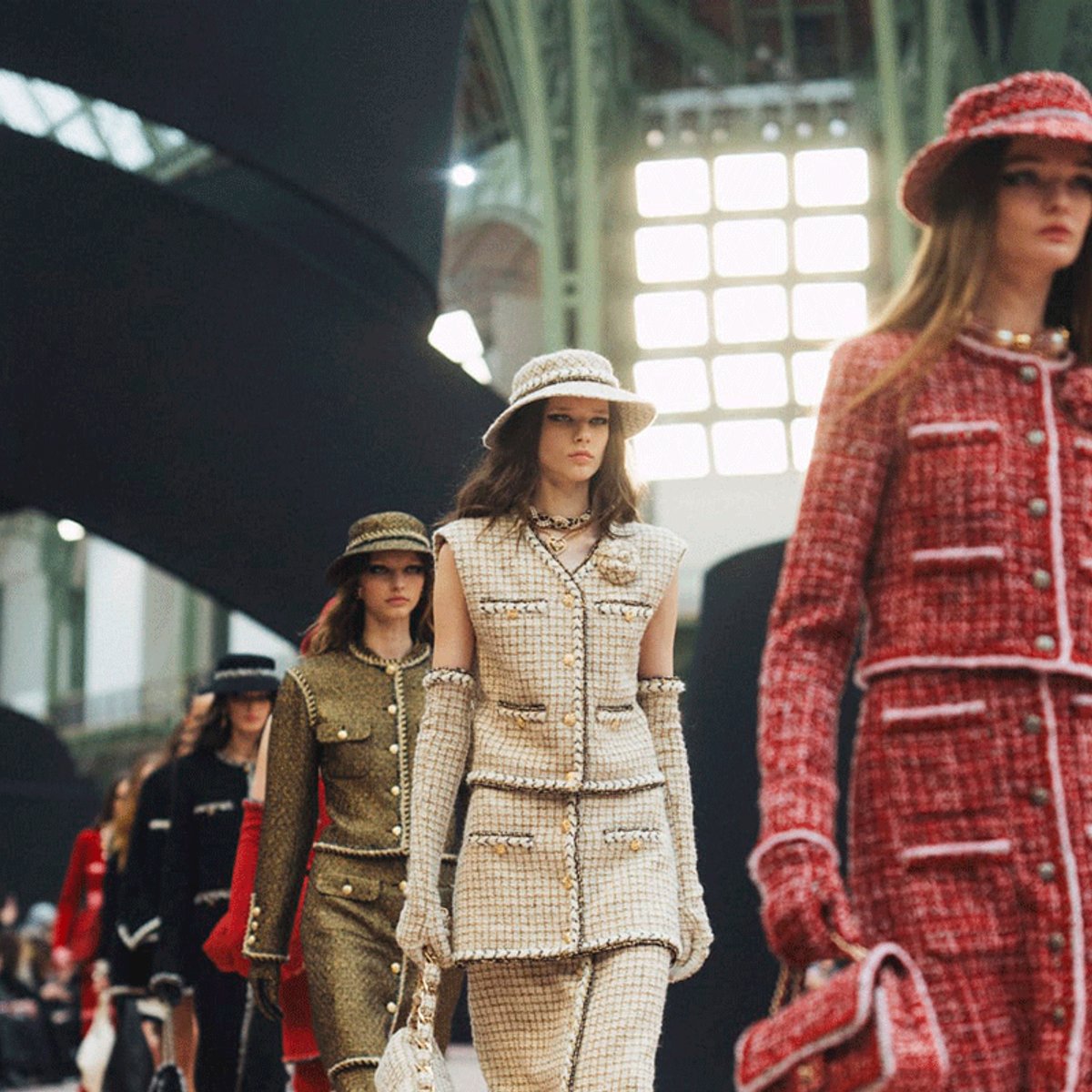 2025-26年秋冬パリコレクションでシャネル自らが振り返る、メゾンのコード。