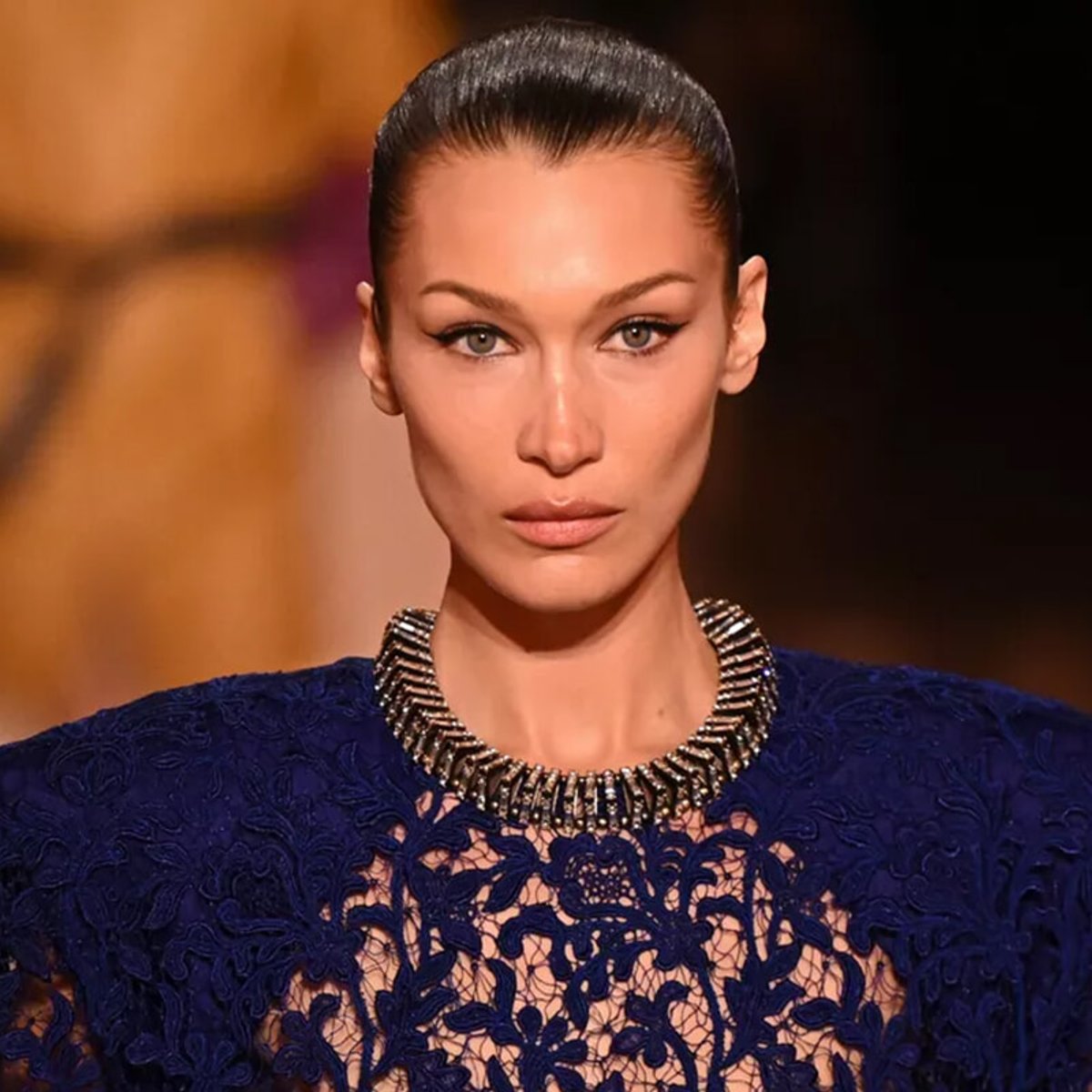 ベラ・ハディッド、ファッションウィークでまとったシースルースタイルが話題に！