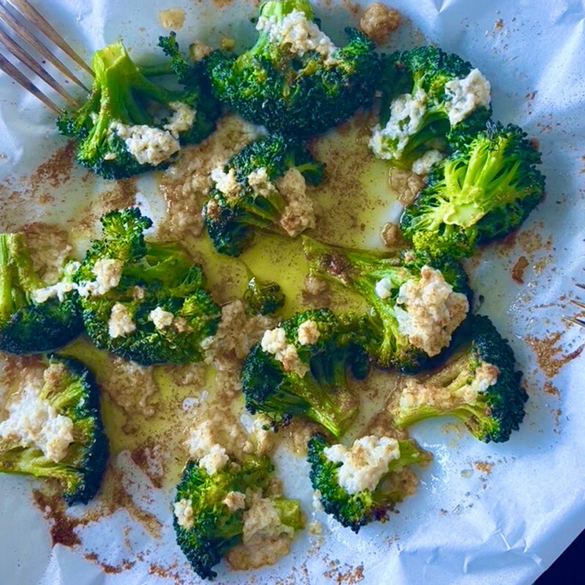 何度も食べたくなる、ブロッコリーと酒粕のオーブン焼き。