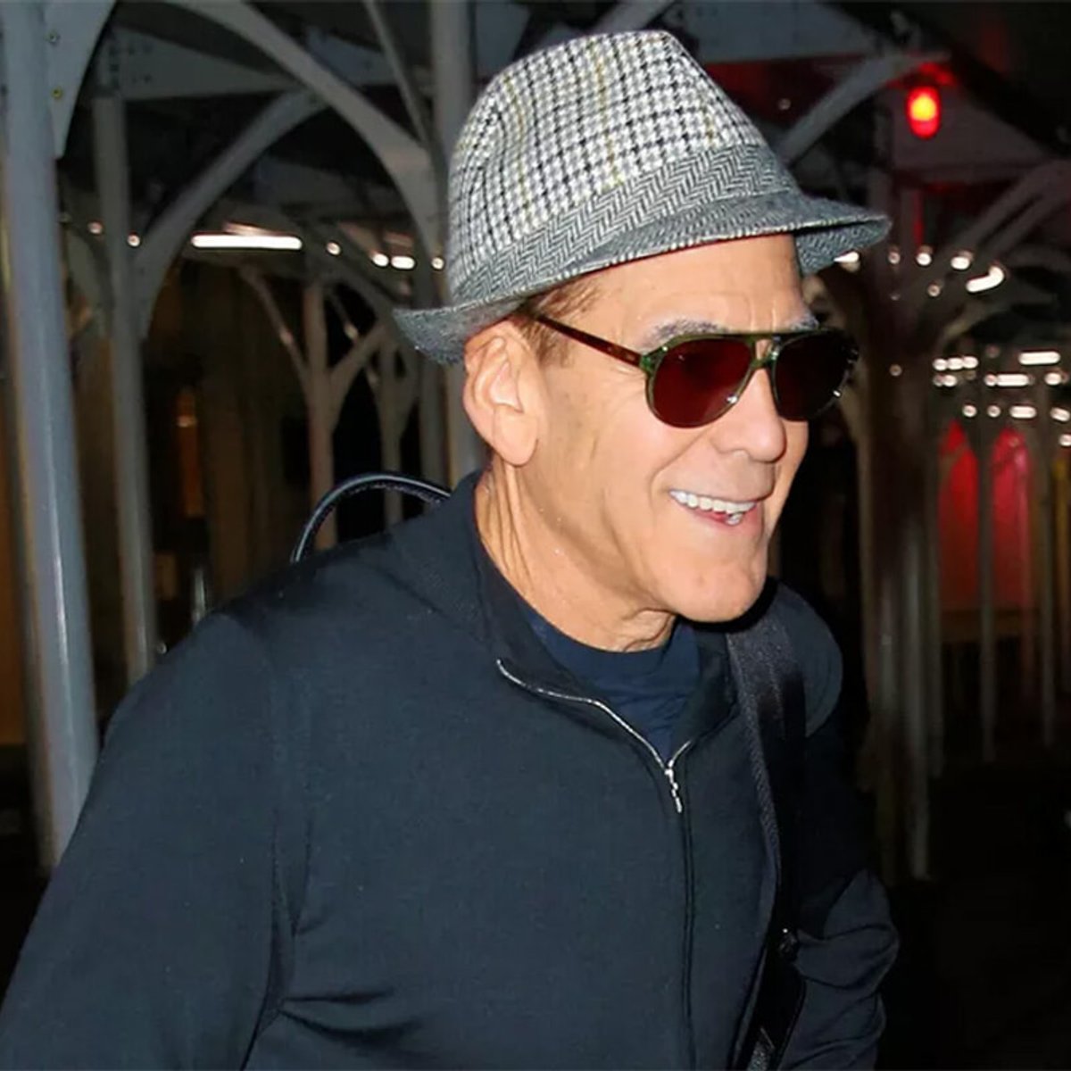 「髪を染めるほど男を老けて見せるものはない」ジョージ・クルーニーの持論とは？