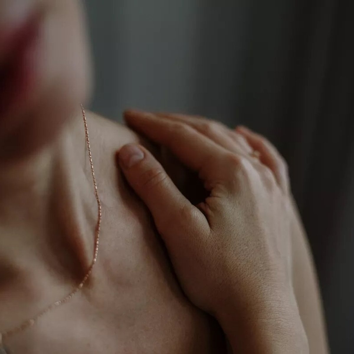 仕事中の「座りっぱなし」は夜の営みに影響を与える！？脅威のリスクとは。