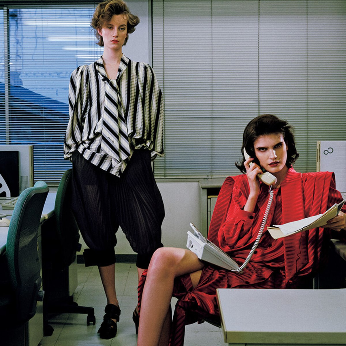 ジャケットやセットアップ、4月にトライしたいモードなお仕事ルック。