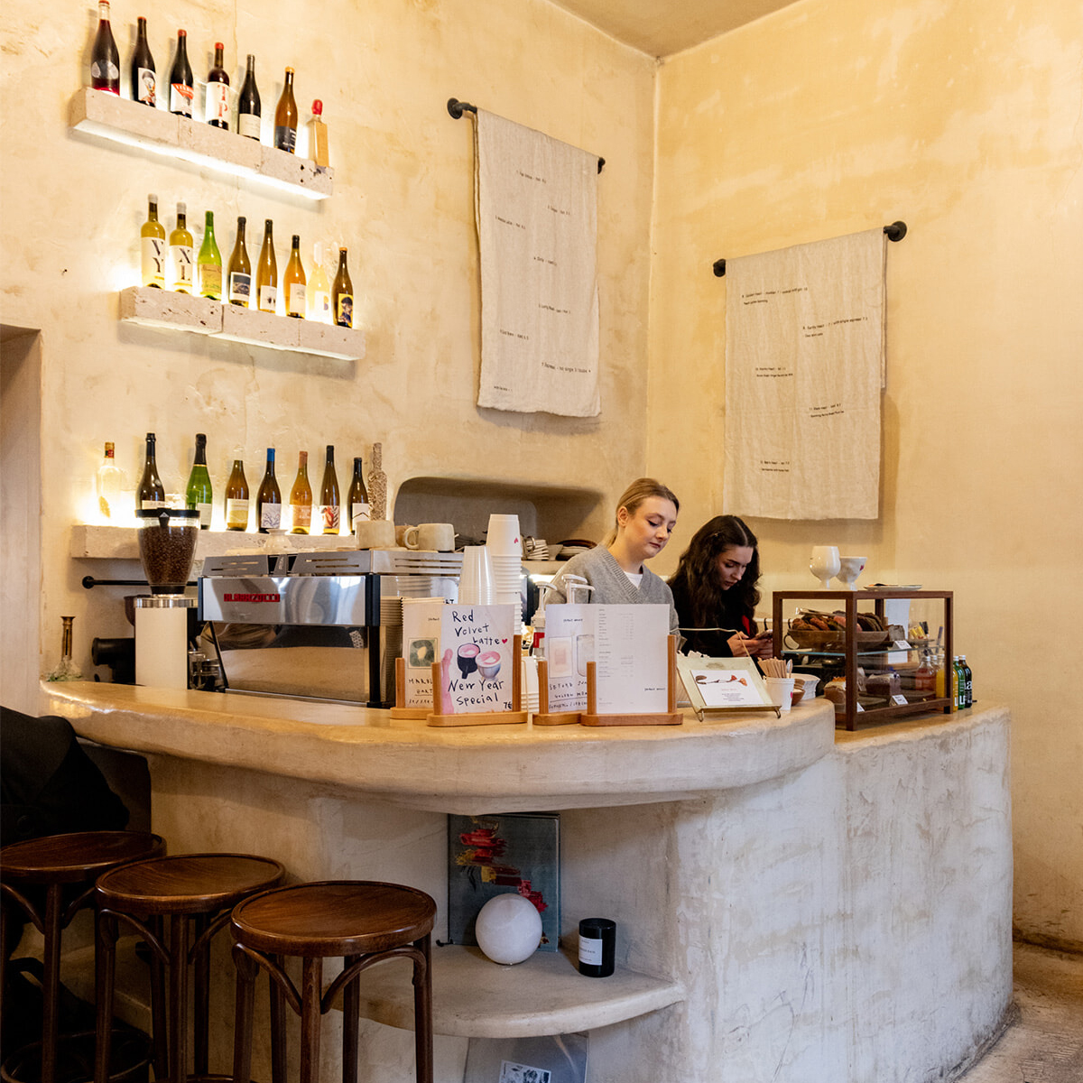 女子心くすぐるキュートなメニューと空間。北マレ地区のカフェ「セヴンリー・ハート」へ。