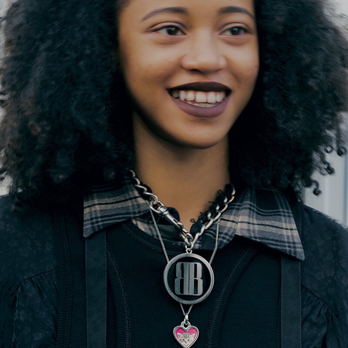 【バレンシアガ編】この春狙いたい、喜びを刺激するコスチュームジュエリーたち。