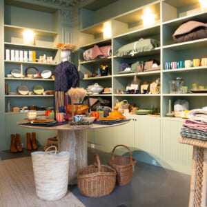 日々愛せる雑貨を求めて。南仏の薫りが漂う「ル・シャトー・ドゥ・マ・メール」のパリ店へ。