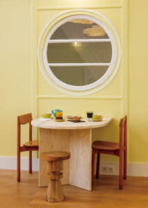 常設展は入場無料。自然と調和する、迫力のブロンズ彫刻を眺めて。