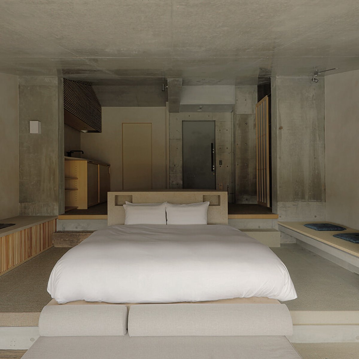 鴨川をのどかに愛でる、ミニマルモダンな癒やしの宿。【京都府・京都市｜鴨半 母屋】