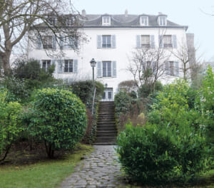 芸術家に愛されたエリア。モンマルトル美術館で往年のパリの活気に触れて。