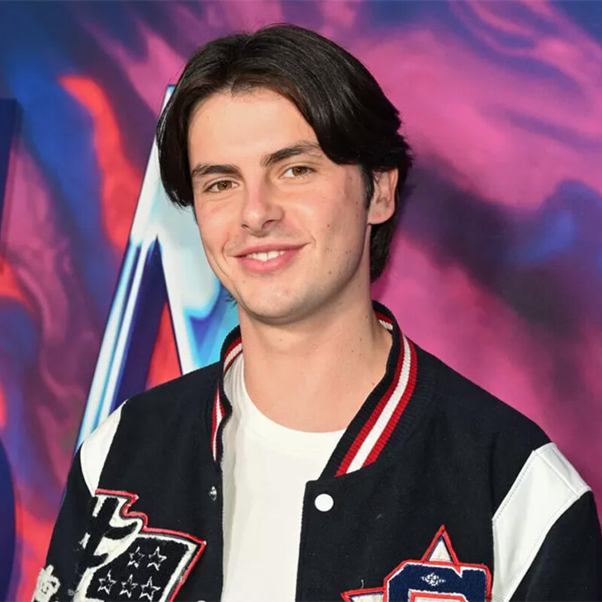 ハリウッドスターの座を目指す、マイケル・ダグラスの24歳の愛息子ディランとは？