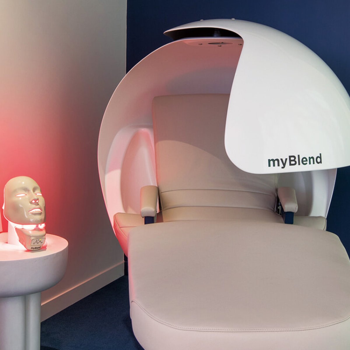 最先端テクノロジー×高濃度スキンケアの驚きを、パリ3区で。