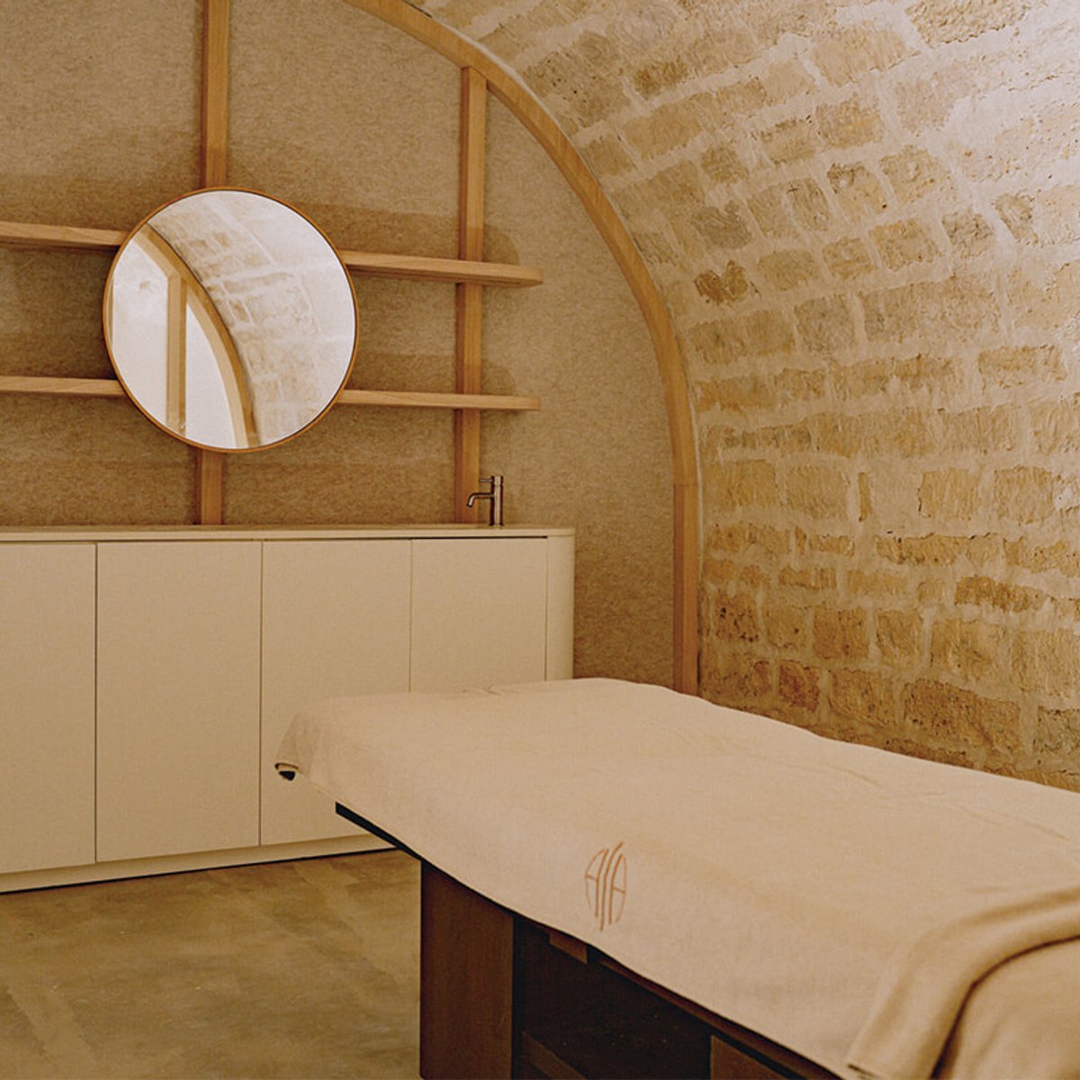 パリ3区、メディカルコスメと自然派美容のハイブリッド型スパへ。