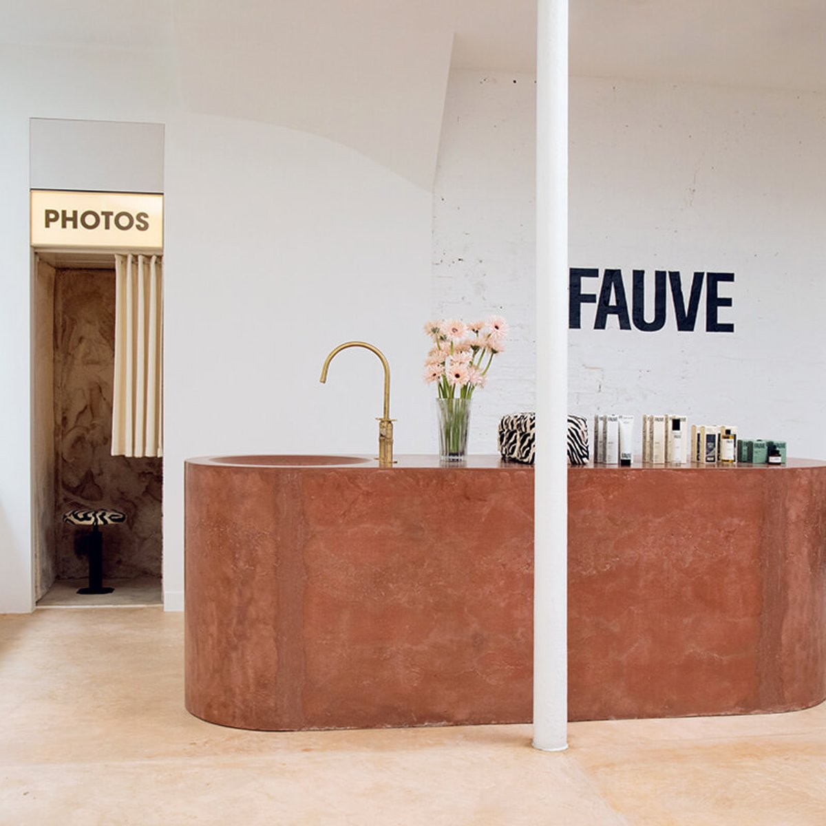 パリジェンヌの間で話題、3区のサロンで「頭皮の緊張を緩める」ケア。