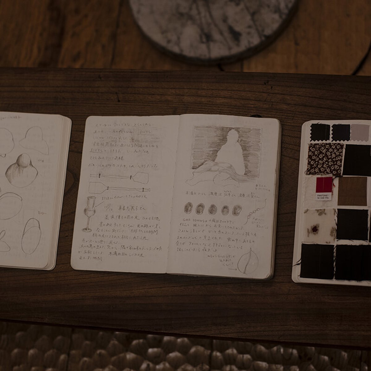 マメ クロゴウチが、2025年春夏のインスピレーション展を開催。限定アイテムの発売も！