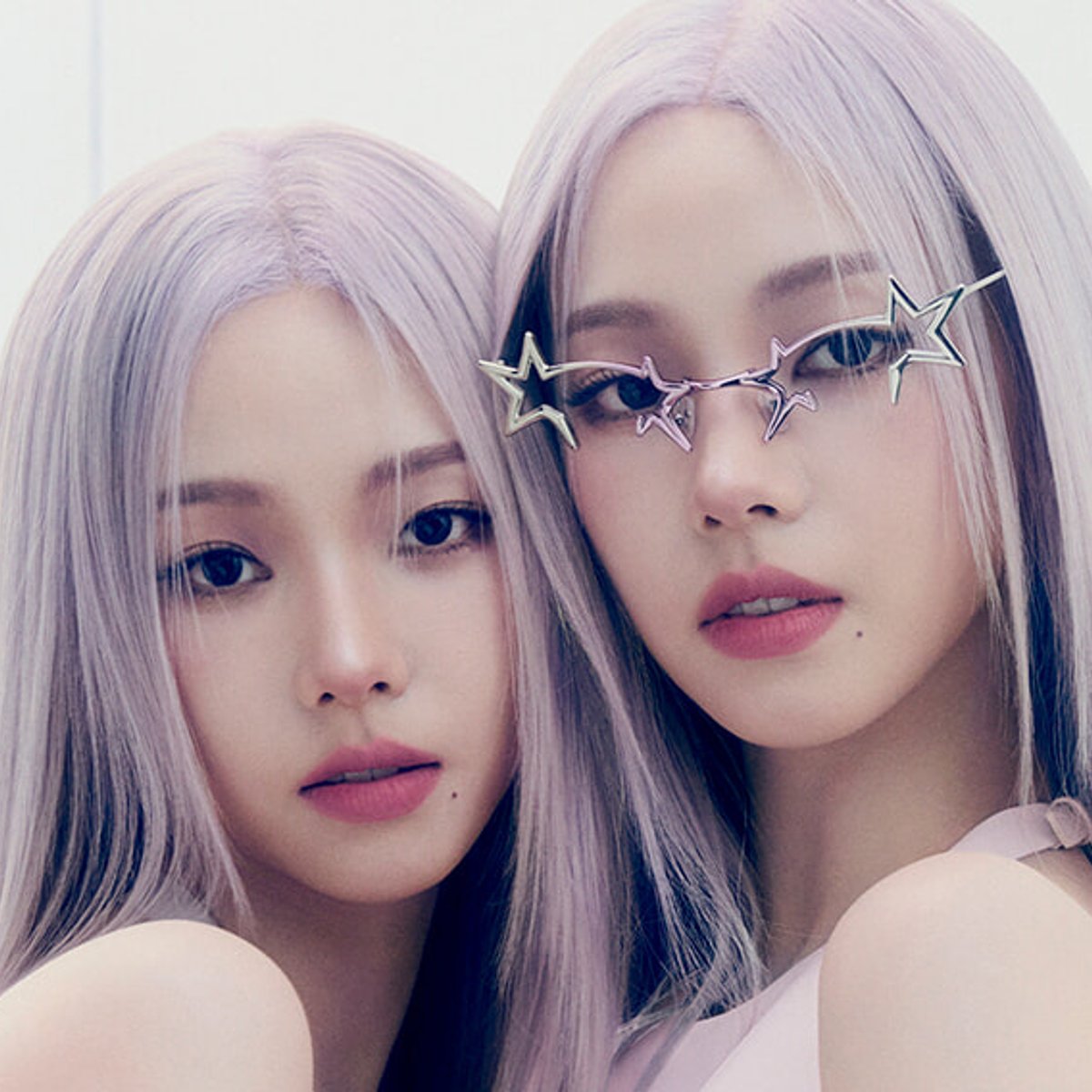 aespaのカリナを起用、ジェントルモンスターの折りたためるアイウエアに注目！