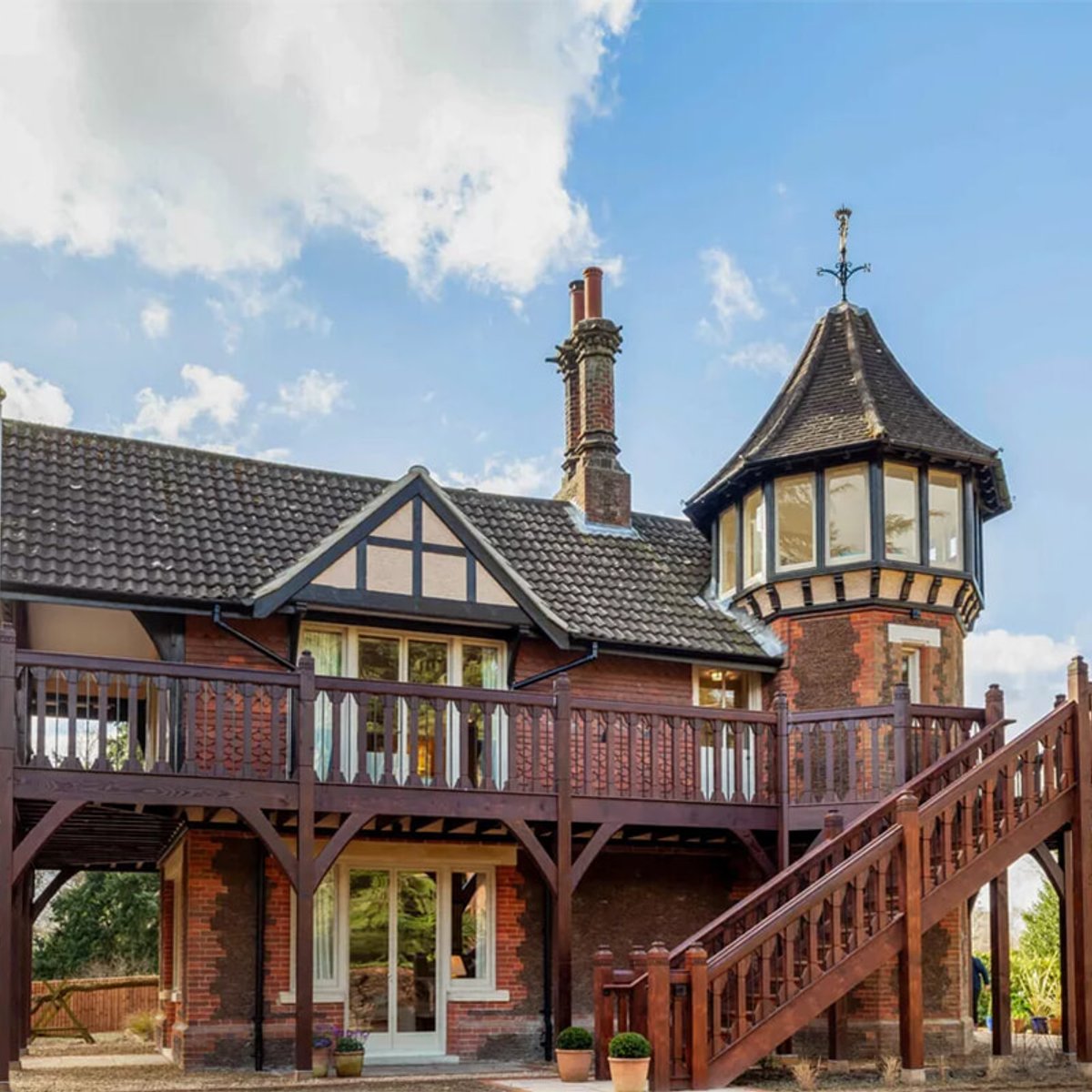 エドワード7世が暮らした1870年代建造の建物、レンタル可能に！？