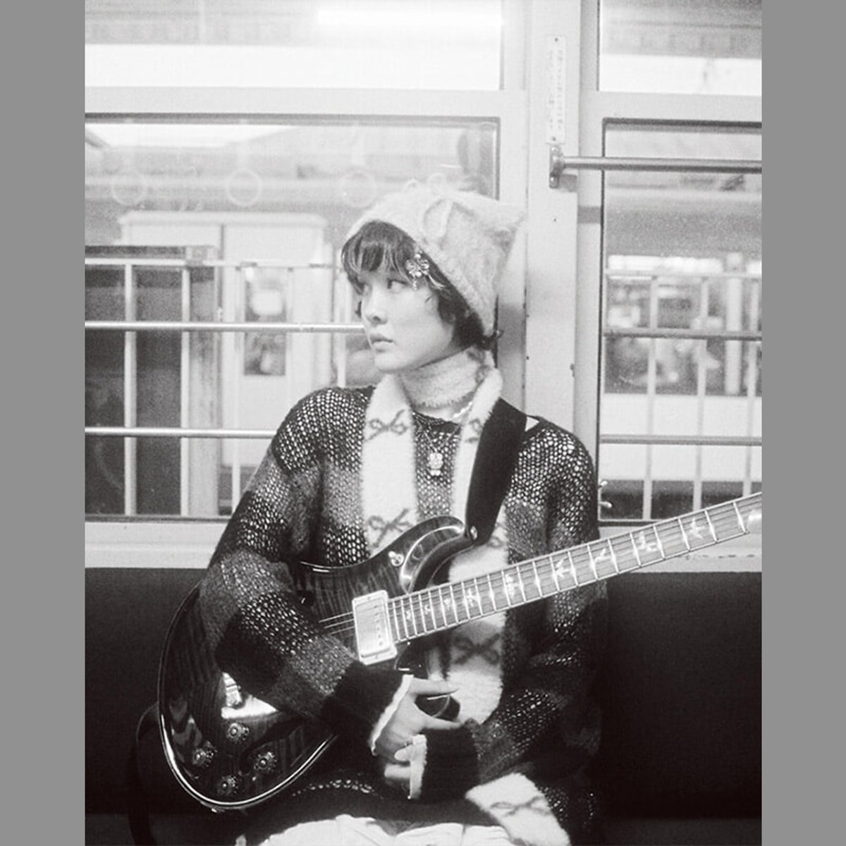 フジロック出演も決定！日本語と英語の感性が混ざるミュージシャン、メイ・シモネスとは？