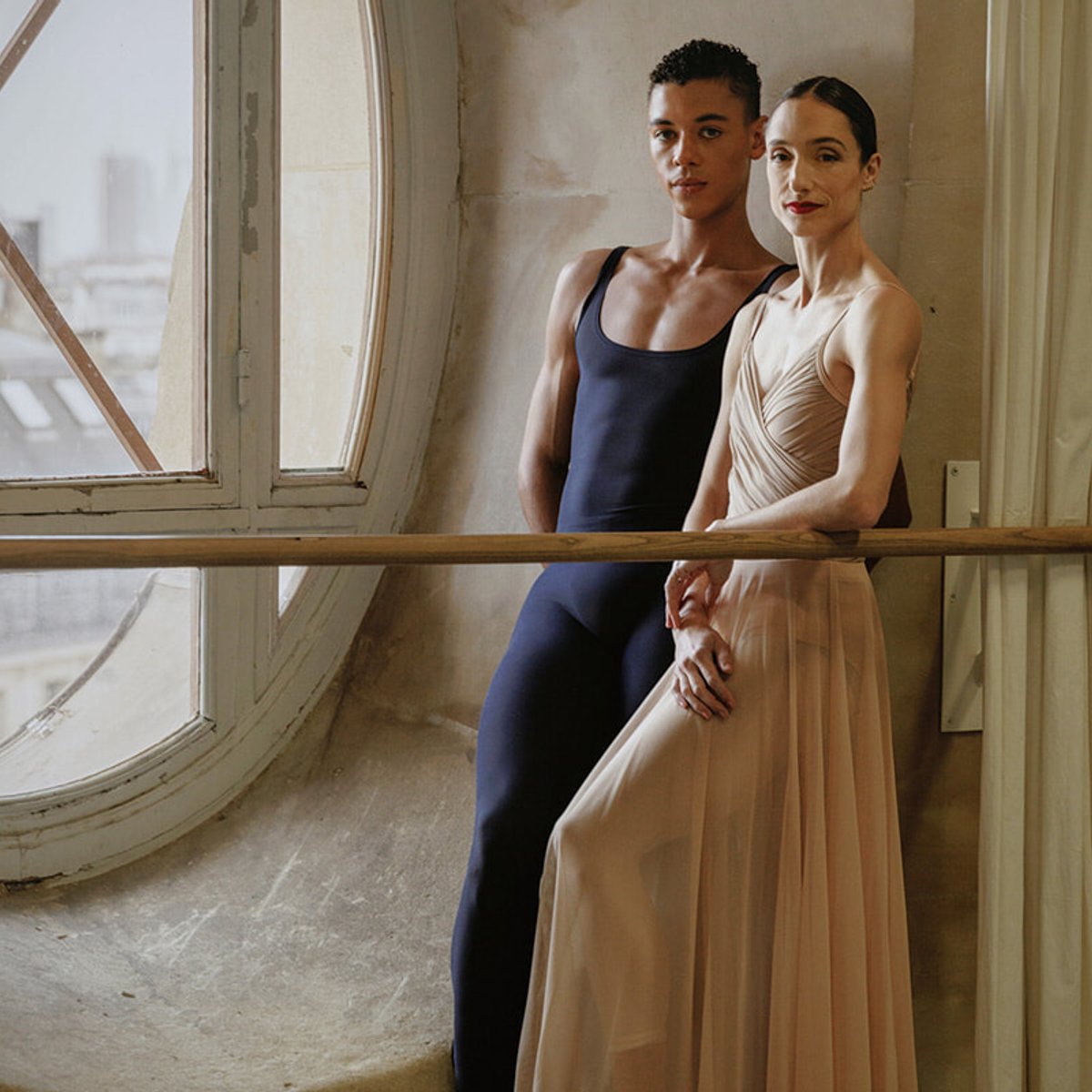 パリ・オペラ座バレエ団エトワール、ドロテ・ジルベールとギヨーム・ディオップが語る舞台の裏側。