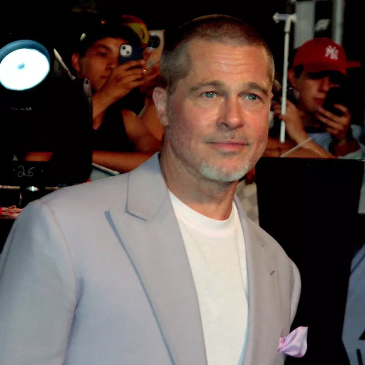 ブラッド・ピット、久しぶりに坊主で登場！