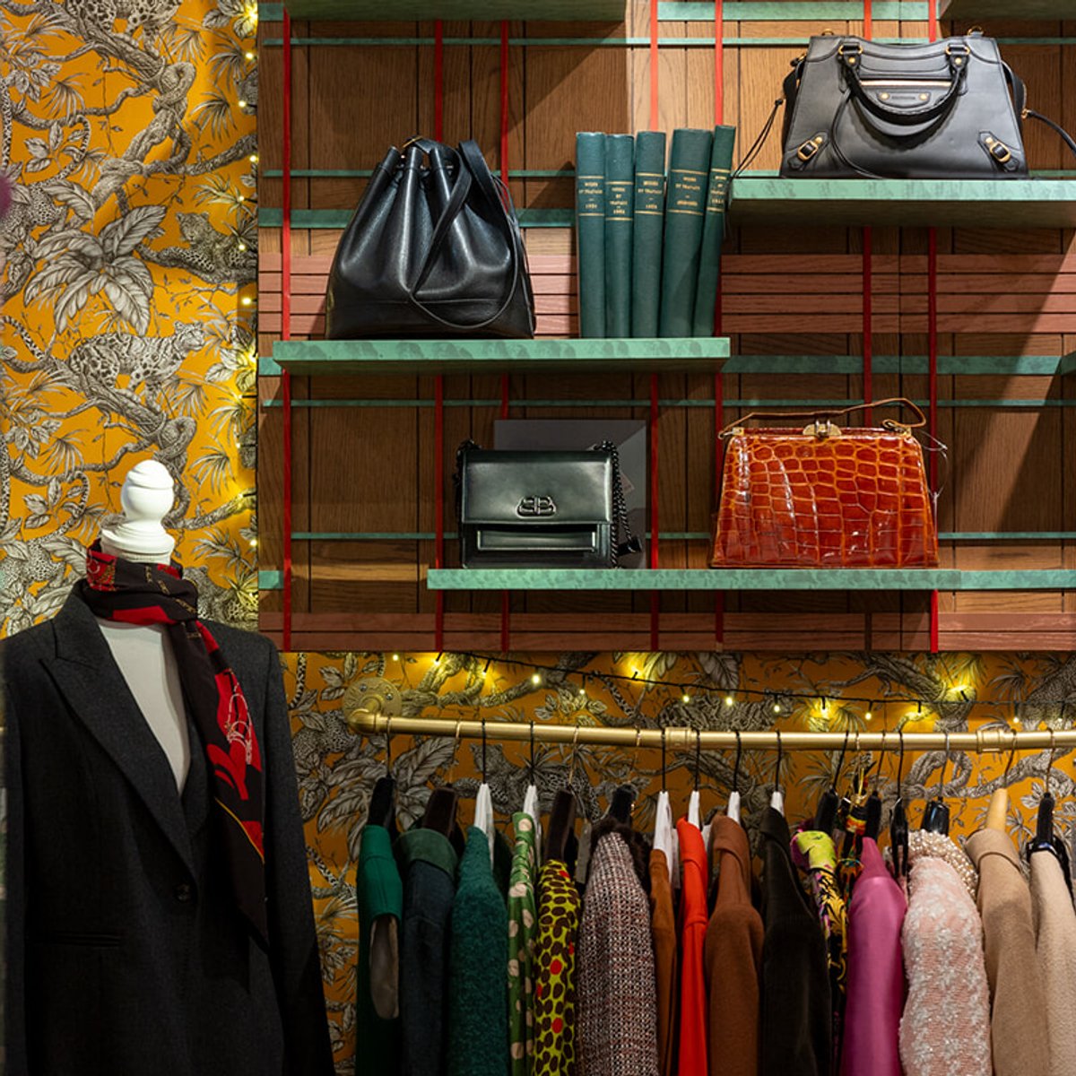 モード好きは見逃せない、ヴェルサイユのヴィンテージショップ。