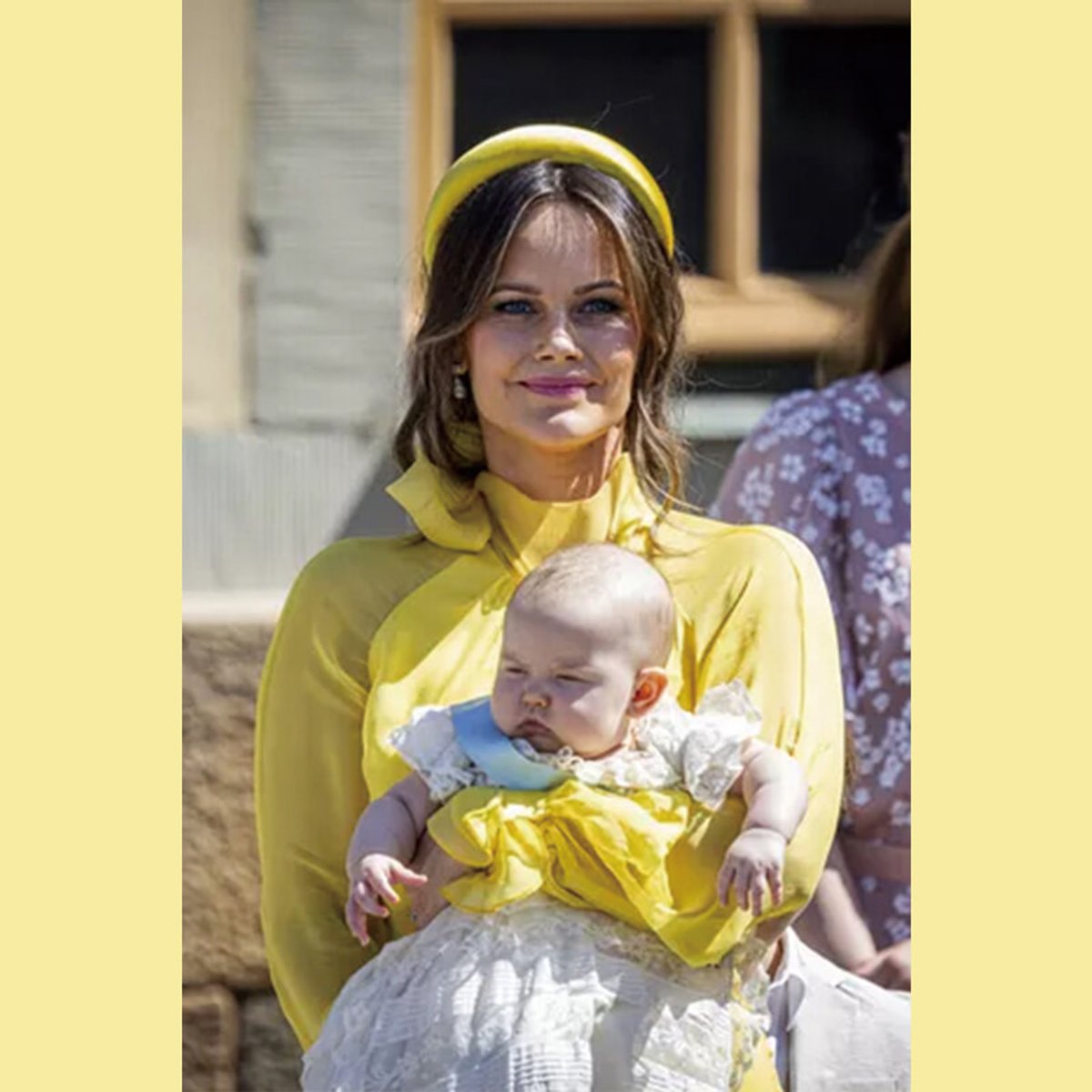 スウェーデンのカール・フィリップ王子夫妻、結婚10周年記念日にイネス王女に洗礼式を施す。