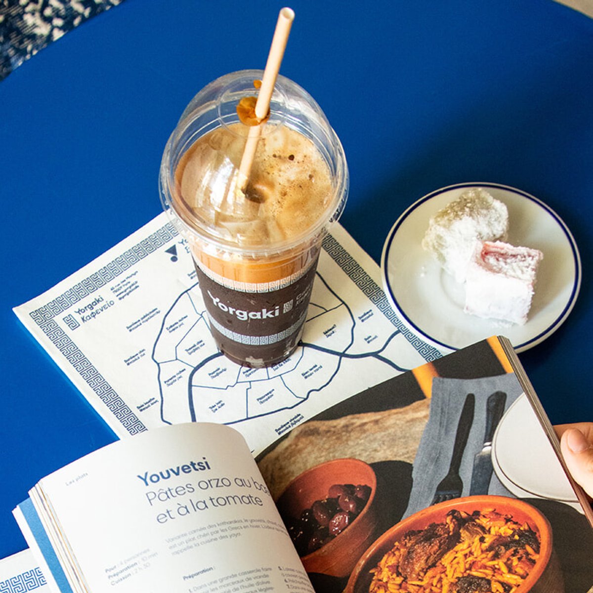 グリークカフェのヨルガキ、ボン・マルシェの食料品館でポップアップ。