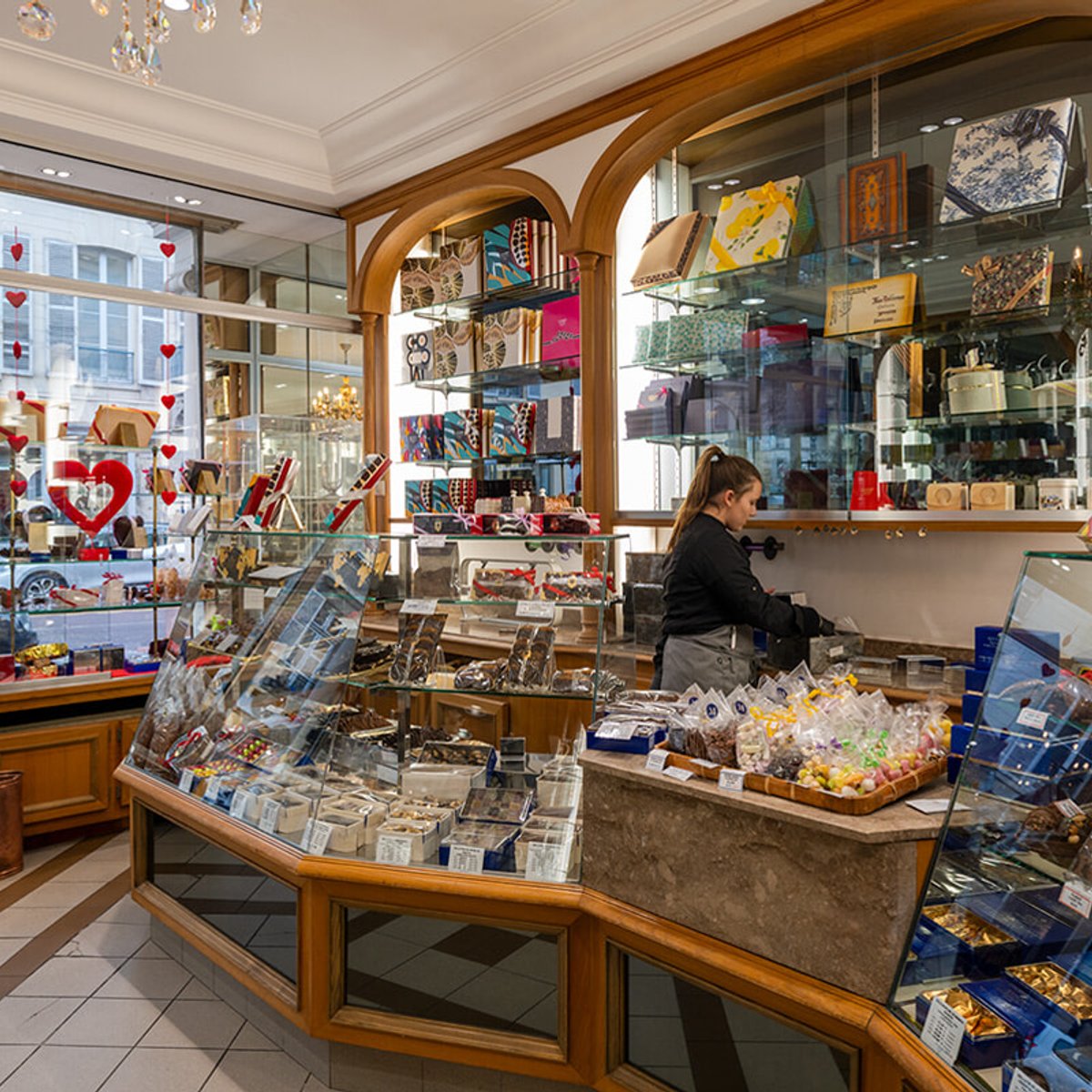 ヴェルサイユ土産に絶対買いたい名物ショコラって？