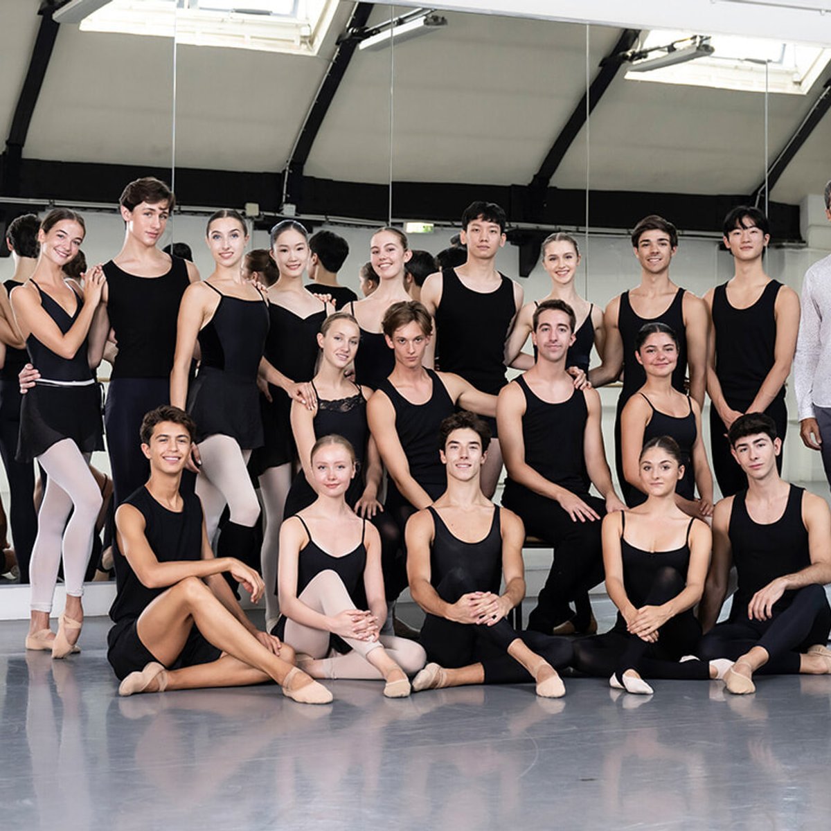 250630-junior-ballet-1x1-2.jpg