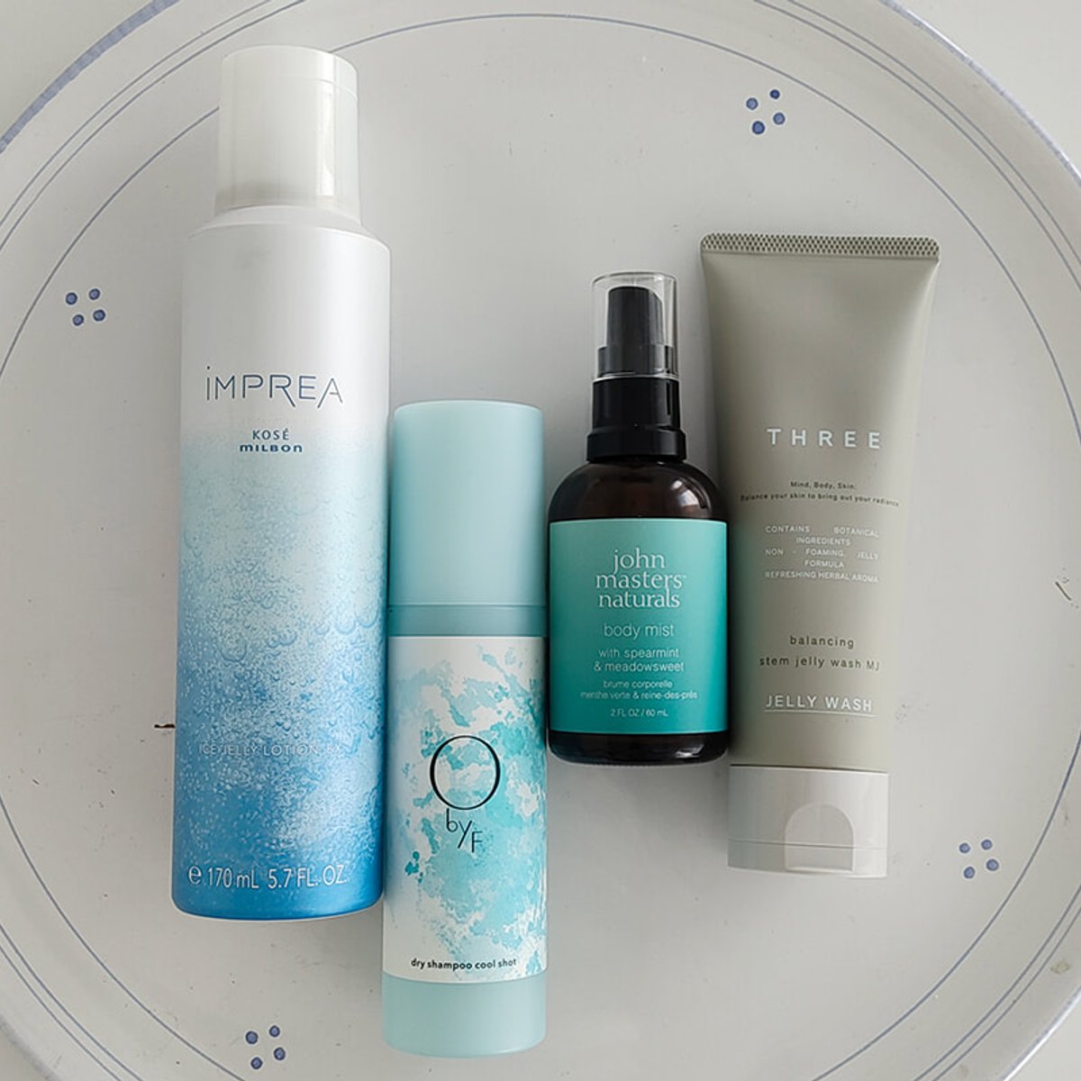 猛暑がちょっとだけ楽しくなる!? エディターの愛する「ひんやりコスメ」4選。