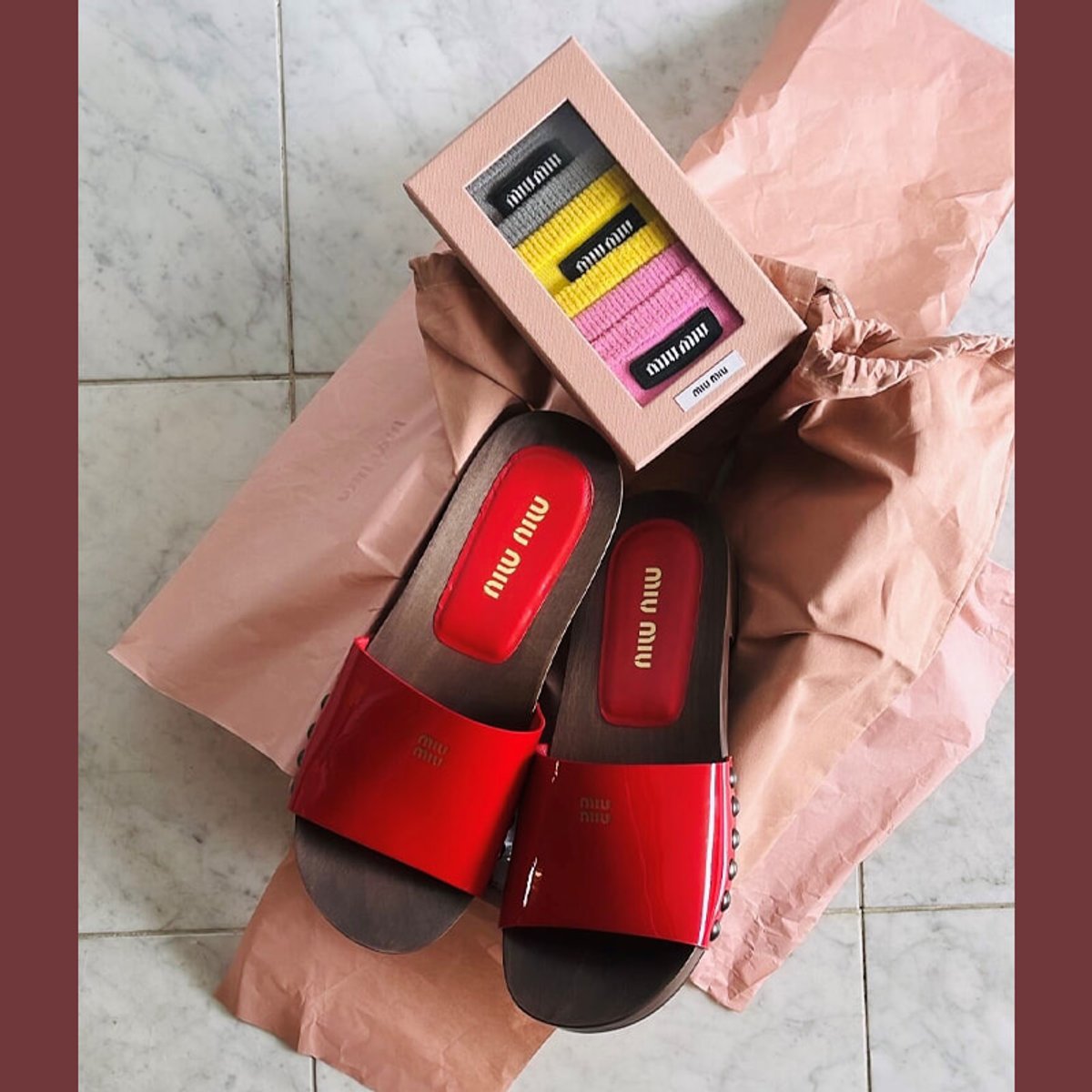 ミュウミュウのビスコースソックスが手放せない理由。