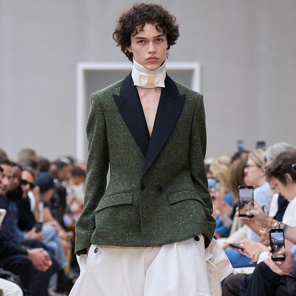 ジョナサン・アンダーソンによるディオールのファーストコレクション、メンズにも宿るサヴォワールフェール。