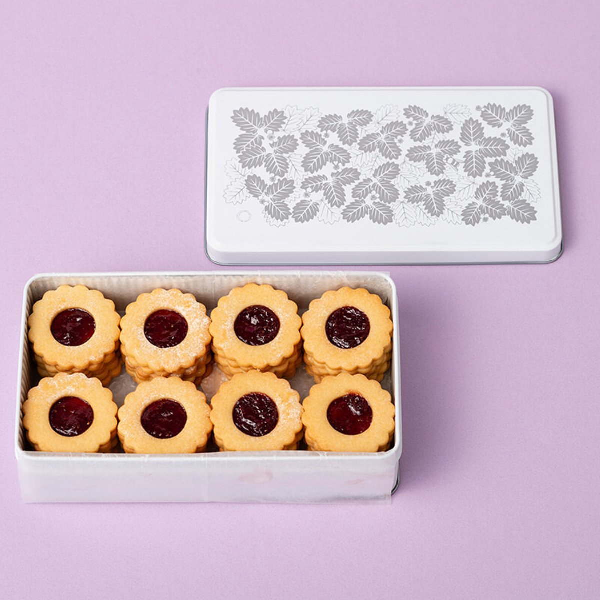 ジャム派？ 炭酸せんべい派？ 色が印象的なクッキー缶。【クッキー缶手帖】