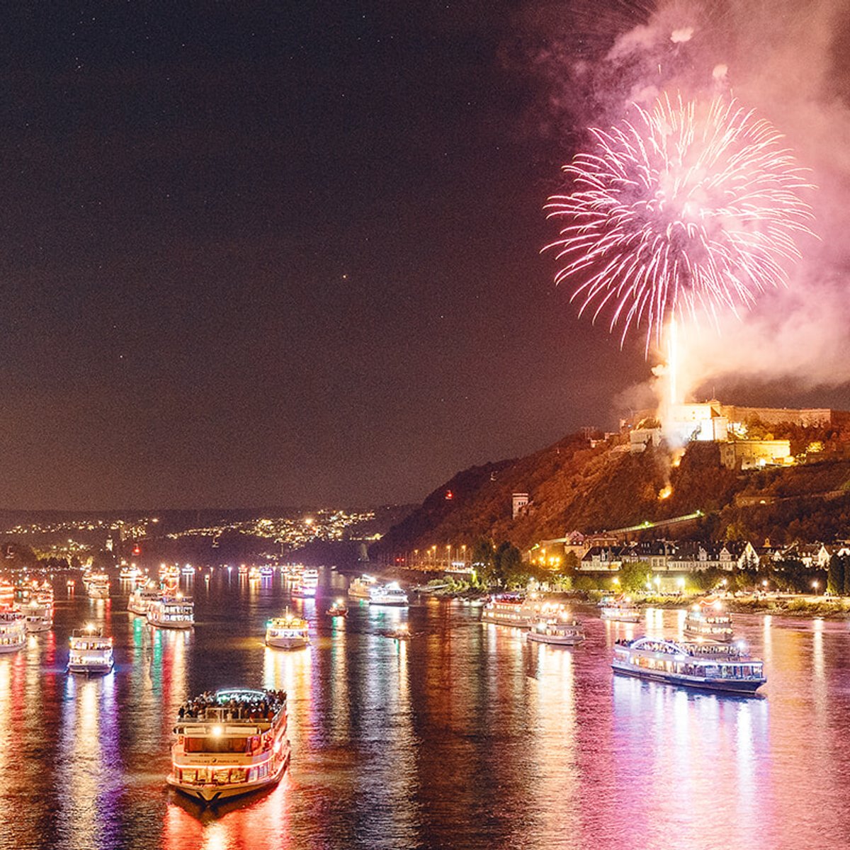世界遺産で楽しむ「ラインの火祭り」とは？ ドイツの夏旅を彩る絶景の花火＆クルーズ体験。