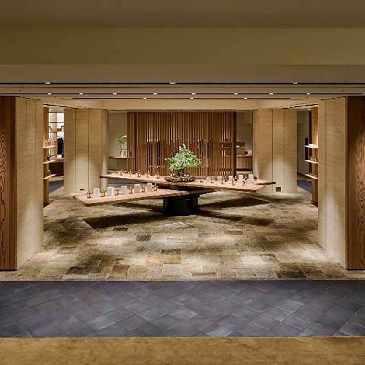 森 星のtefutefuキュレーションによる『色寂 irosabi』展が、銀座で日本初開催。