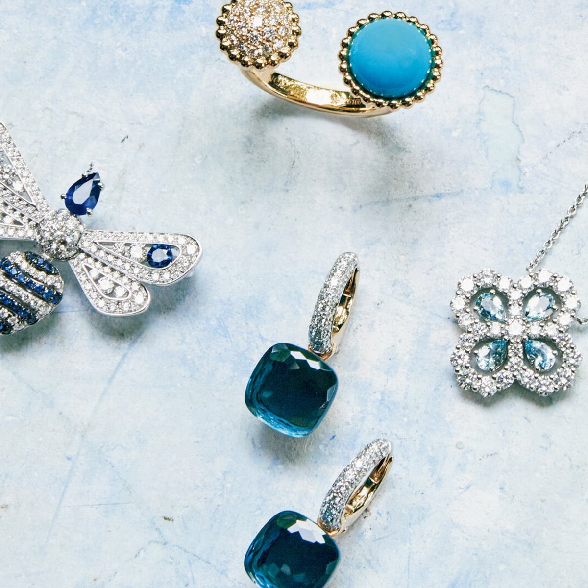 地道な成功体験と「青い石」で開運を引き寄せる。【李家幽竹が指南、2025年下半期の運勢とラッキーアイテム】