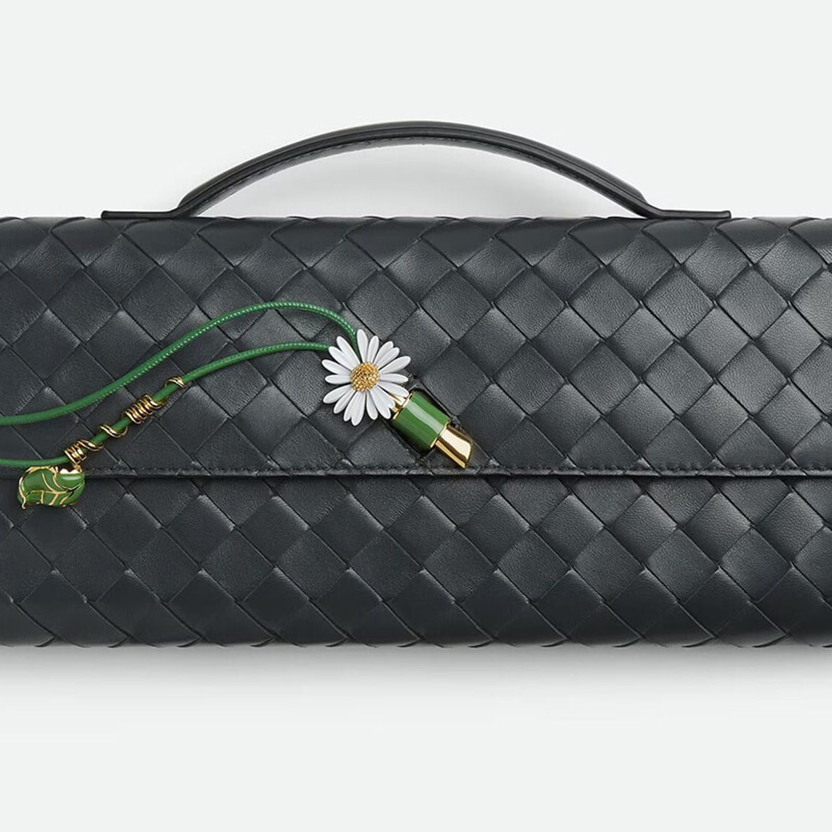 250730-bottegaveneta-1x1-2.jpg