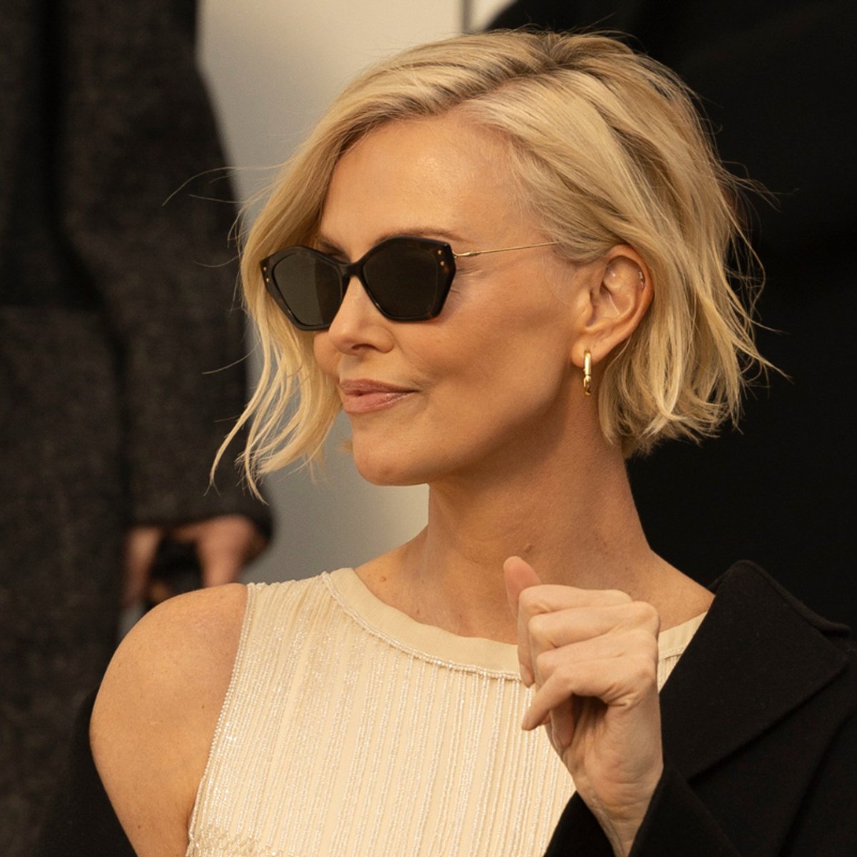 「26歳との最高のワンナイト」が話題の、シャーリーズ・セロンが50歳に！人生を謳歌する現在の姿は？