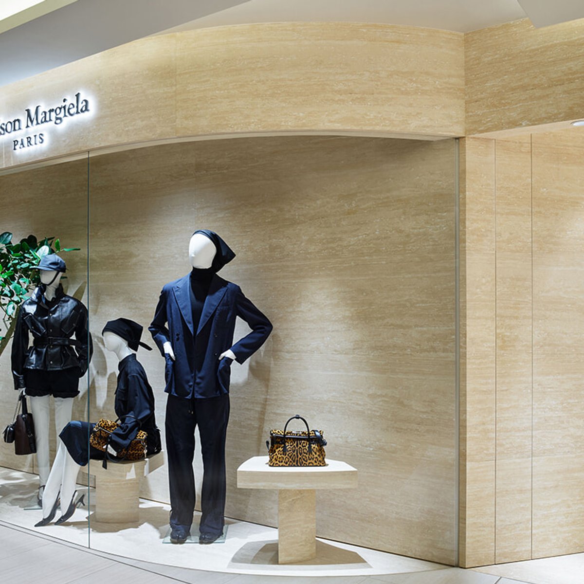 メゾン マルジェラ GINZA SIXが拡張リニューアルオープン！