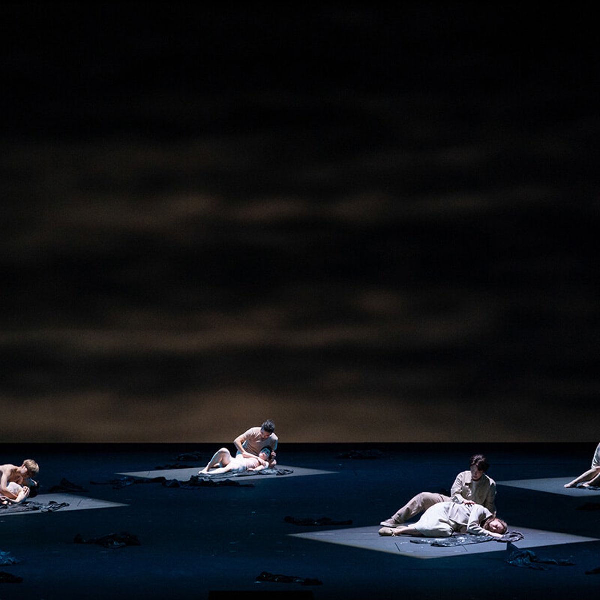 多言語オペラ『ナターシャ』――地獄と希望を描く最先端舞台。