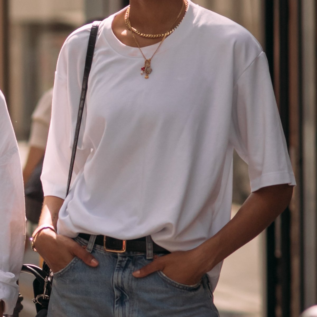 おしゃれな人の白Tコーディネート術。【世界のリアルクローズスナップ】