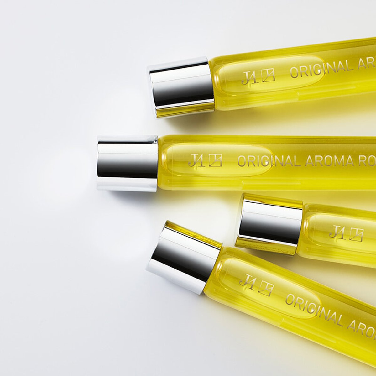 お気に入りのアロマの香りを、いつでもどこでもロールオンで気軽に楽しんで！