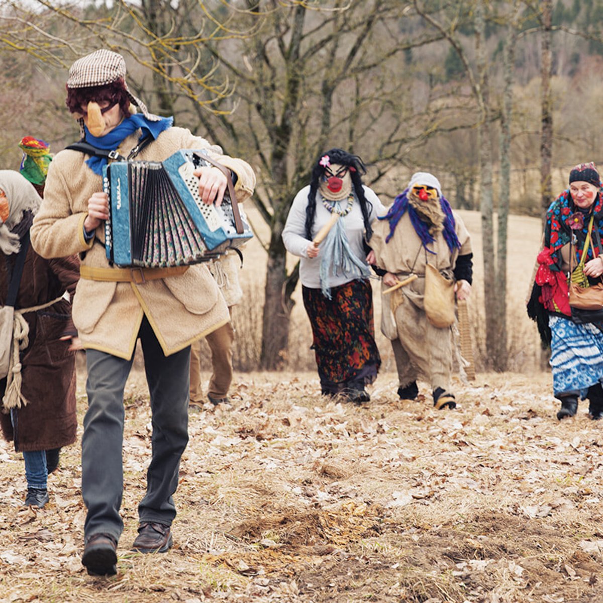 リトアニアのプルンゲヘ、越冬祭ウジュガヴェネスを撮りたくて。