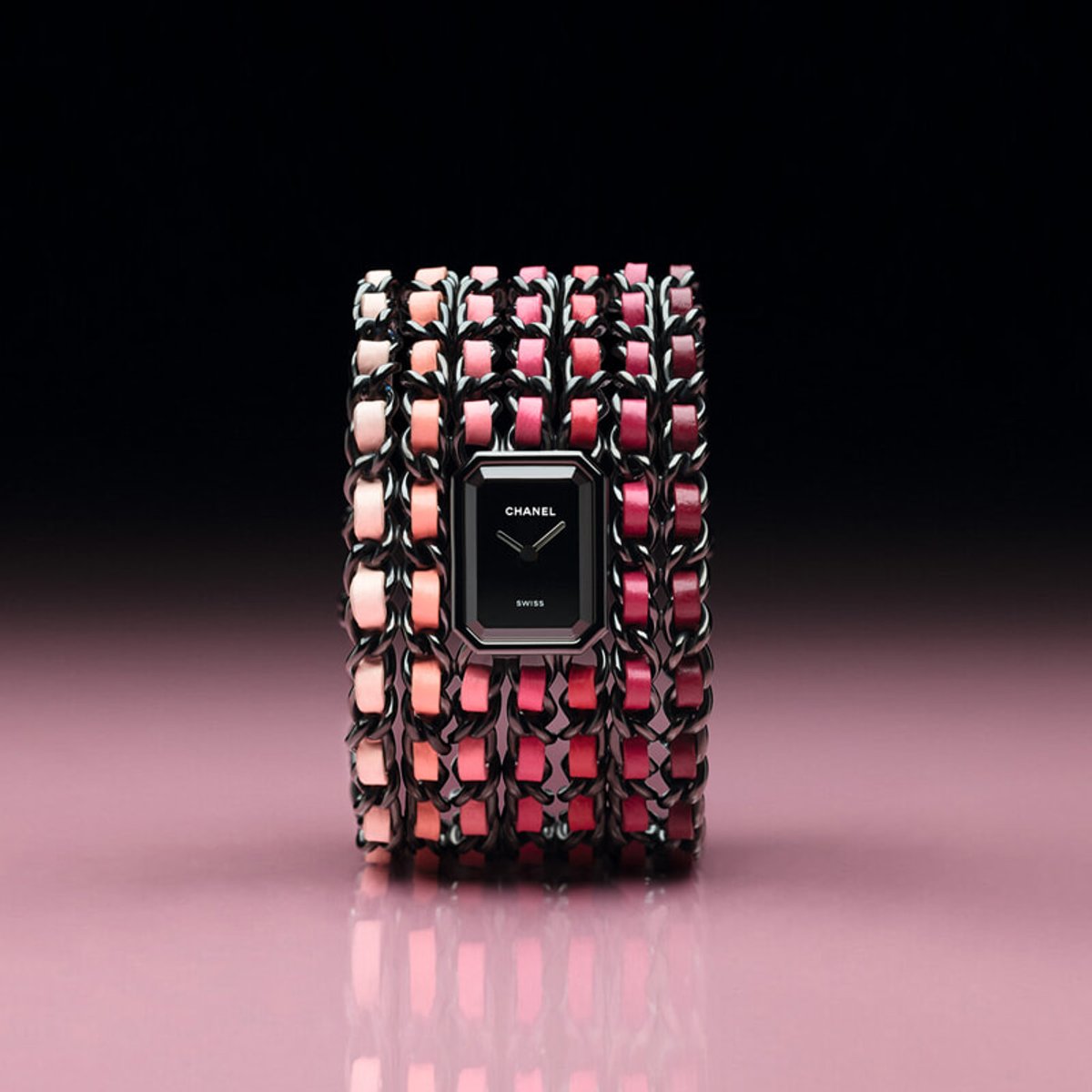 メゾンのビューティの世界にオマージュを捧げた、シャネル ウォッチのカプセルコレクション。