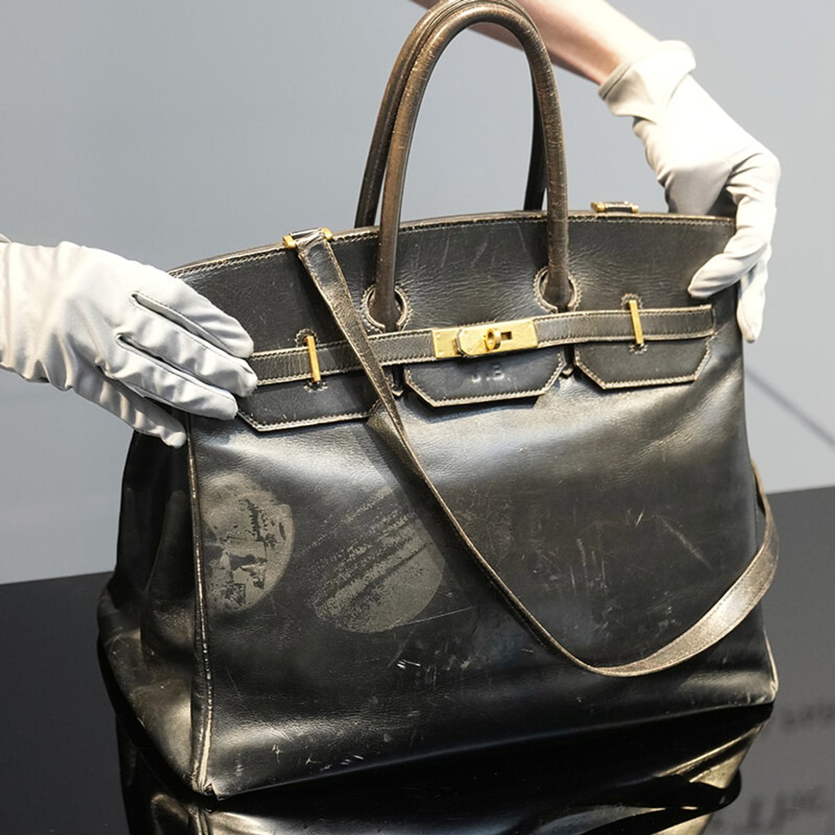 250908-hermes-birkin-bag-1x1-2.jpg