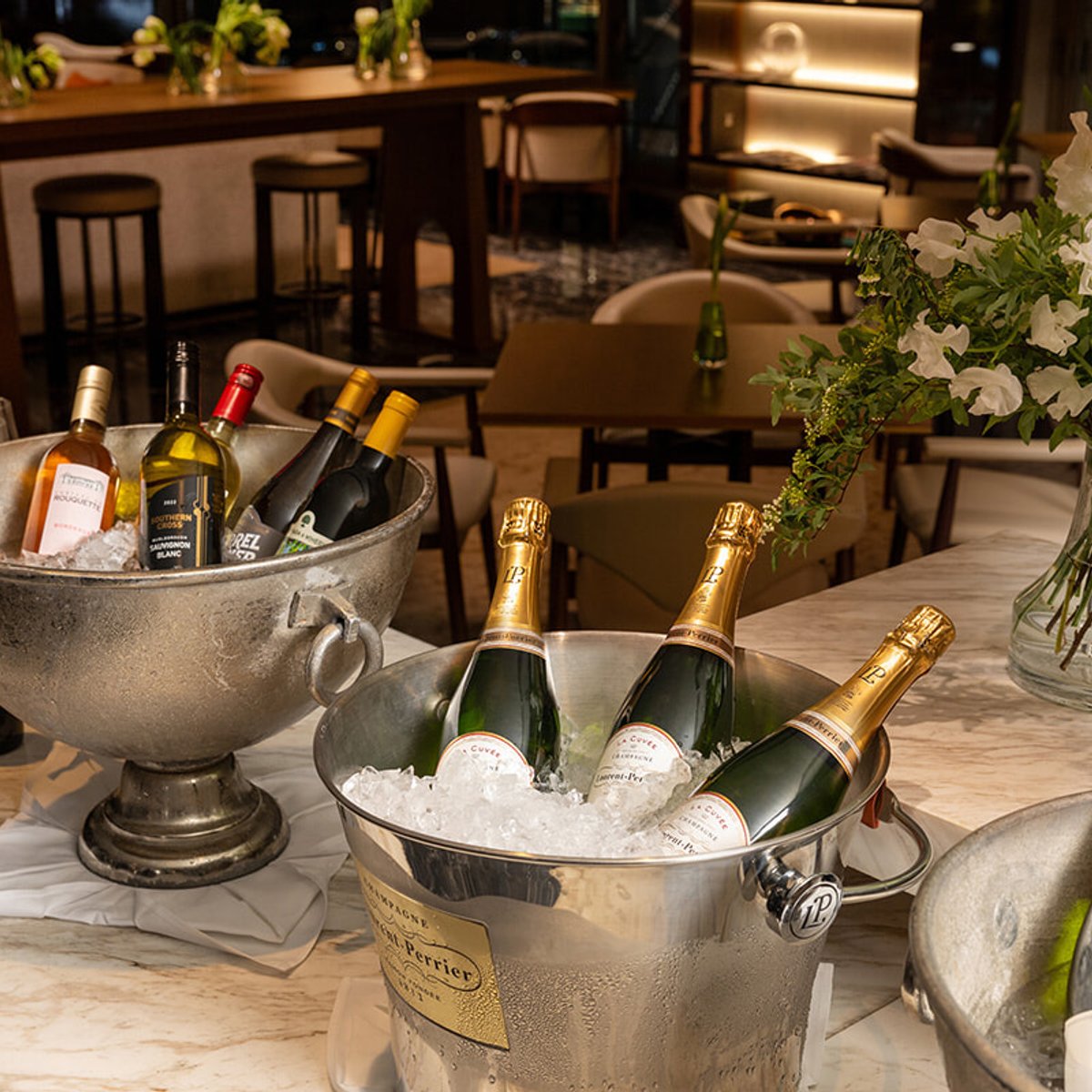 パレスホテル東京のクラブラウンジで過ごす、ひとり大人の夏休み。